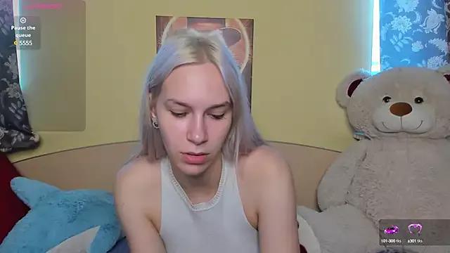 Mad beauty - checkout our excited streamers as they tease to their beloved melodies and slowly squirt for enjoyment to appease your wildest wishes.