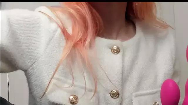 Silly__Milly from StripChat is Freechat
