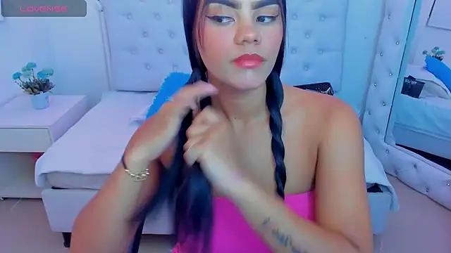 silvana__miller from StripChat is Freechat