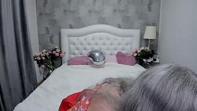 silver_moon_light from StripChat is Freechat