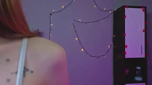 simplegirly from StripChat is Freechat