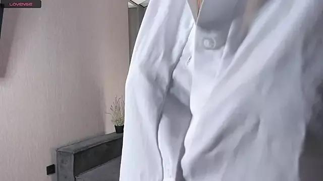SirenExotica from StripChat is Freechat