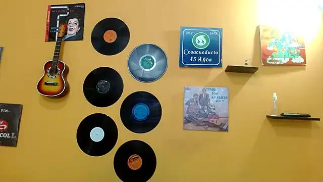 skinnyverus18 from StripChat is Freechat