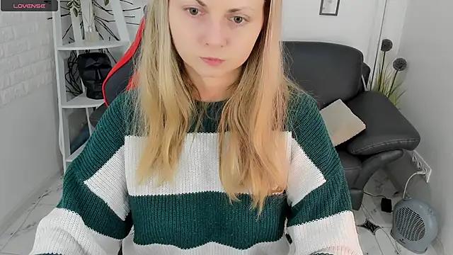 Mad beauty - checkout our excited streamers as they tease to their beloved melodies and slowly squirt for enjoyment to appease your wildest wishes.