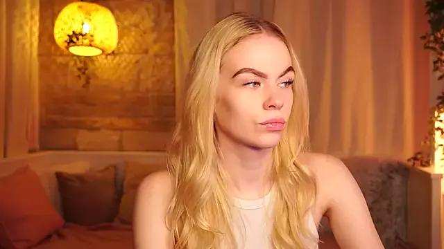 sn0w_barbie from StripChat is Freechat