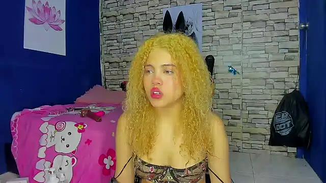 Mad beauty - checkout our excited streamers as they tease to their beloved melodies and slowly squirt for enjoyment to appease your wildest wishes.