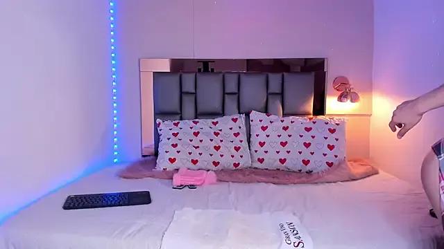 Mad beauty - checkout our excited streamers as they tease to their beloved melodies and slowly squirt for enjoyment to appease your wildest wishes.