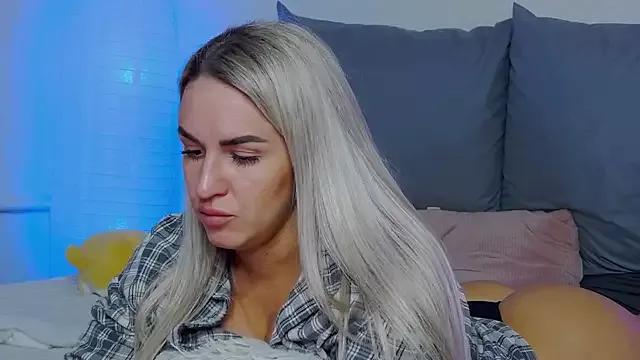 SofiJames from StripChat is Freechat