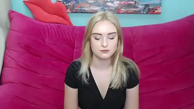 SofySofty from StripChat is Freechat
