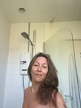 Sophia-Squirts-UK from StripChat is Freechat
