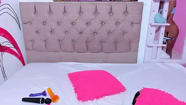 Mad beauty - checkout our excited streamers as they tease to their beloved melodies and slowly squirt for enjoyment to appease your wildest wishes.