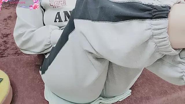 Mad beauty - checkout our excited streamers as they tease to their beloved melodies and slowly squirt for enjoyment to appease your wildest wishes.