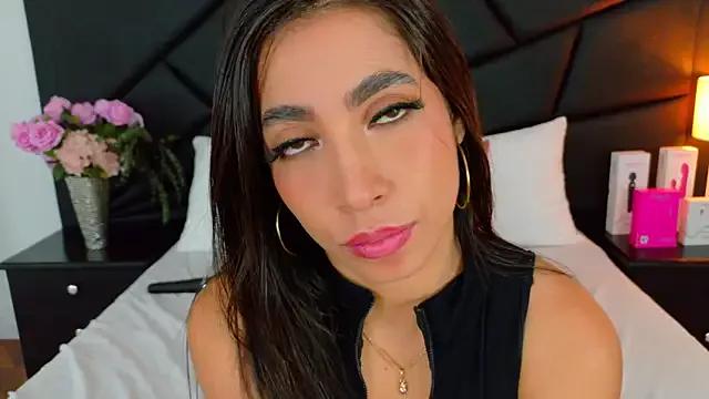 SophieCarther from StripChat is Freechat