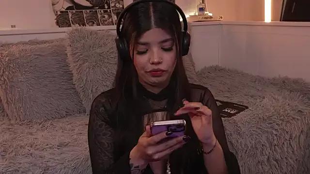 sophieee_art from StripChat is Freechat