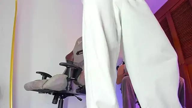 Mad beauty - checkout our excited streamers as they tease to their beloved melodies and slowly squirt for enjoyment to appease your wildest wishes.