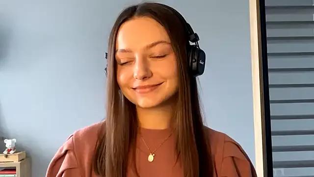 Mad beauty - checkout our excited streamers as they tease to their beloved melodies and slowly squirt for enjoyment to appease your wildest wishes.