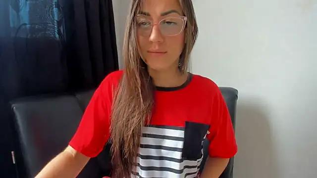 squirttati33 from StripChat is Freechat