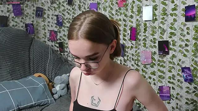 Mad beauty - checkout our excited streamers as they tease to their beloved melodies and slowly squirt for enjoyment to appease your wildest wishes.