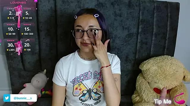 Mad beauty - checkout our excited streamers as they tease to their beloved melodies and slowly squirt for enjoyment to appease your wildest wishes.