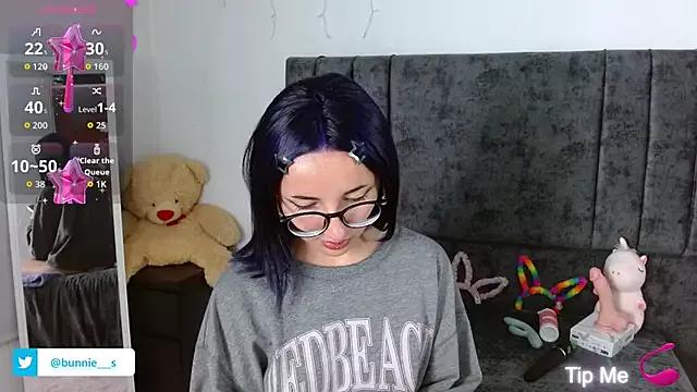 Mad beauty - checkout our excited streamers as they tease to their beloved melodies and slowly squirt for enjoyment to appease your wildest wishes.