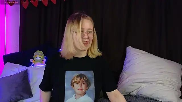Mad beauty - checkout our excited streamers as they tease to their beloved melodies and slowly squirt for enjoyment to appease your wildest wishes.