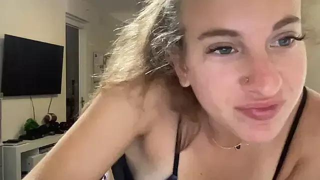Stassiethatsororitygirl webcams show profile image 