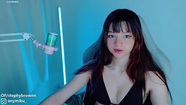 Mad beauty - checkout our excited streamers as they tease to their beloved melodies and slowly squirt for enjoyment to appease your wildest wishes.