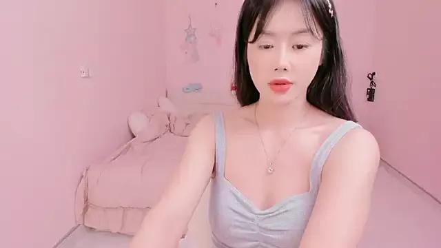 strawberry-ni from StripChat is Freechat