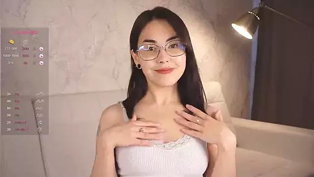 SunnBarns from StripChat is Freechat