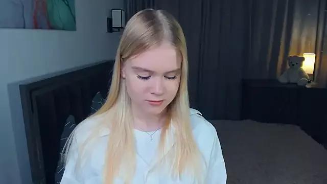 SunnyAltobello from StripChat is Freechat