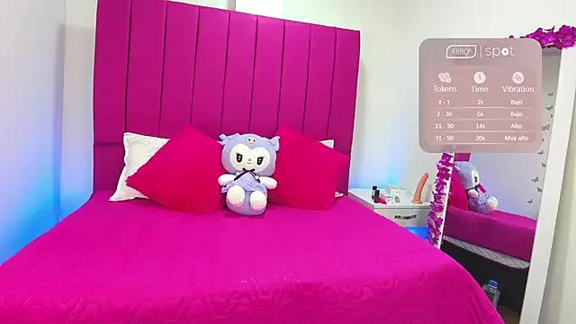 Sunnysmiith from StripChat is Freechat