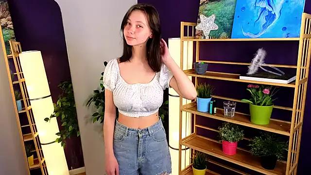 SuzanneHowse from StripChat is Freechat