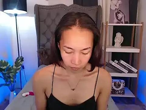 Sweet_kittyxx from StripChat is Freechat