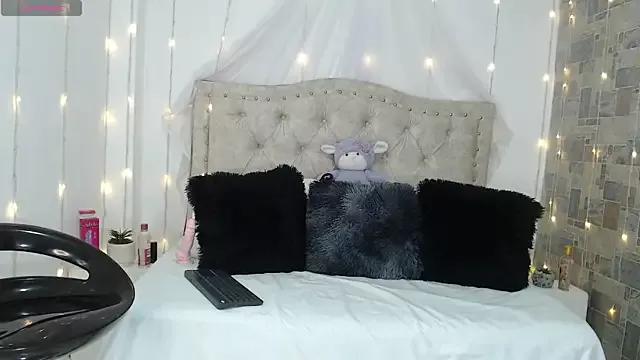 sweet_princes_ from StripChat is Freechat