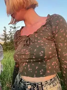 Mad beauty - checkout our excited streamers as they tease to their beloved melodies and slowly squirt for enjoyment to appease your wildest wishes.