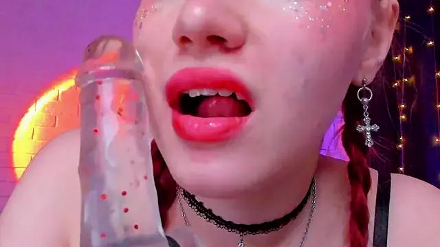 SweetieMarry from StripChat is Freechat