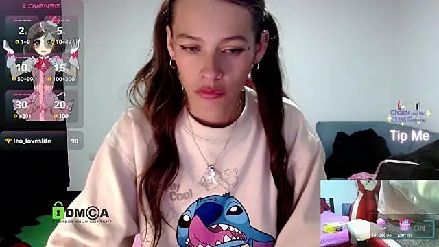 Mad beauty - checkout our excited streamers as they tease to their beloved melodies and slowly squirt for enjoyment to appease your wildest wishes.