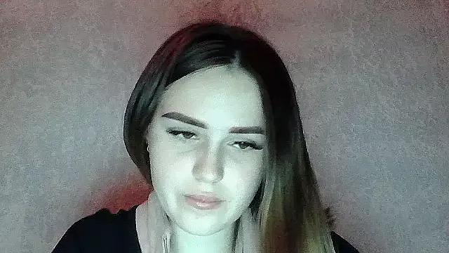 SweetLoraa from StripChat is Freechat