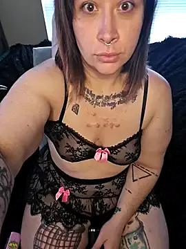 SweetNerdyMilf from StripChat is Freechat
