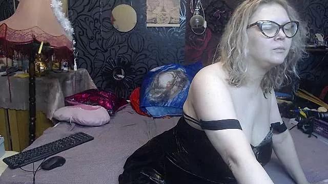 Mad beauty - checkout our excited streamers as they tease to their beloved melodies and slowly squirt for enjoyment to appease your wildest wishes.
