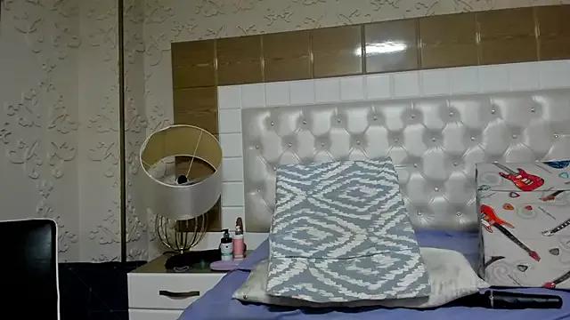 TaraaHot from StripChat is Freechat
