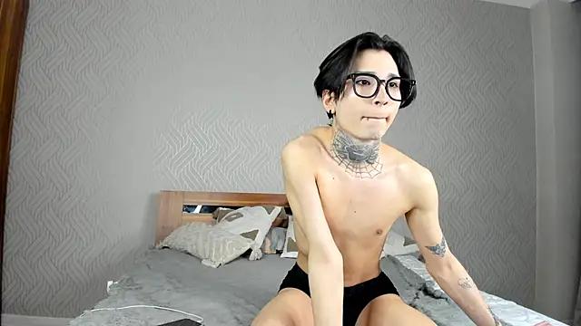 tattoed_levi from StripChat