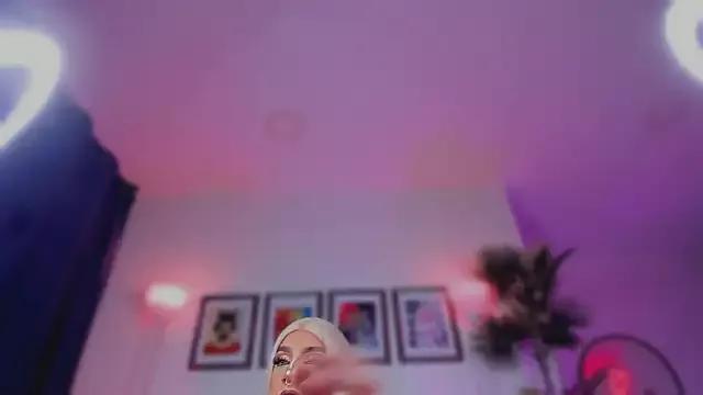 Mad beauty - checkout our excited streamers as they tease to their beloved melodies and slowly squirt for enjoyment to appease your wildest wishes.