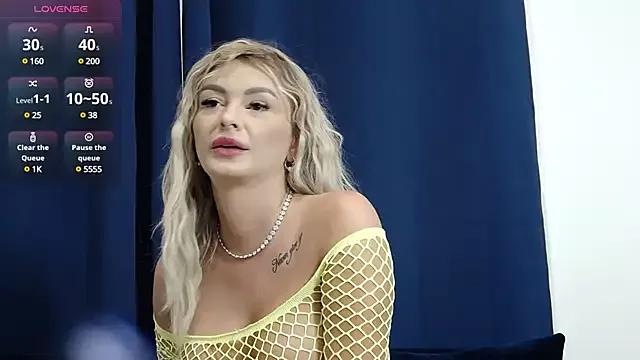 TerresaDiamond from StripChat is Freechat
