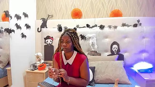 ThaliaWest from StripChat is Freechat