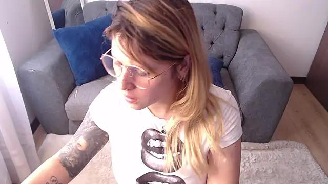 Mad beauty - checkout our excited streamers as they tease to their beloved melodies and slowly squirt for enjoyment to appease your wildest wishes.