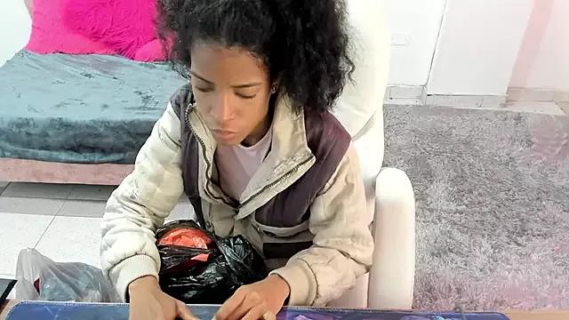 thianahorny from StripChat is Freechat