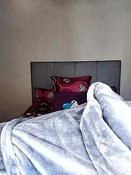 ThickPearlx23 from StripChat is Freechat
