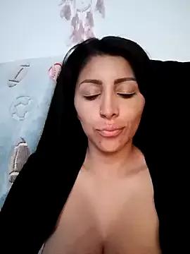 tiffani__love from StripChat is Freechat