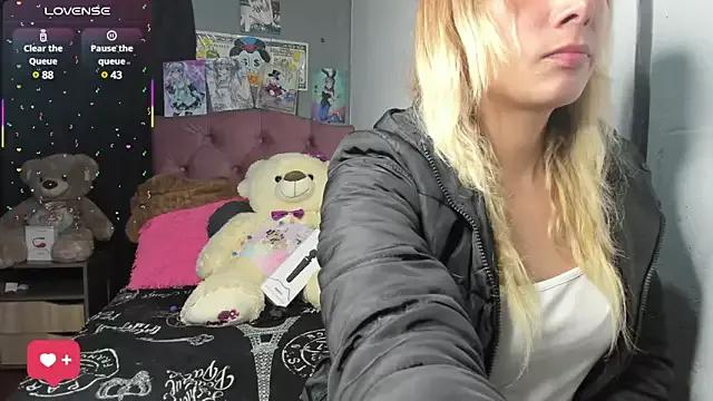 Tiffany_bunny2023 from StripChat is Freechat